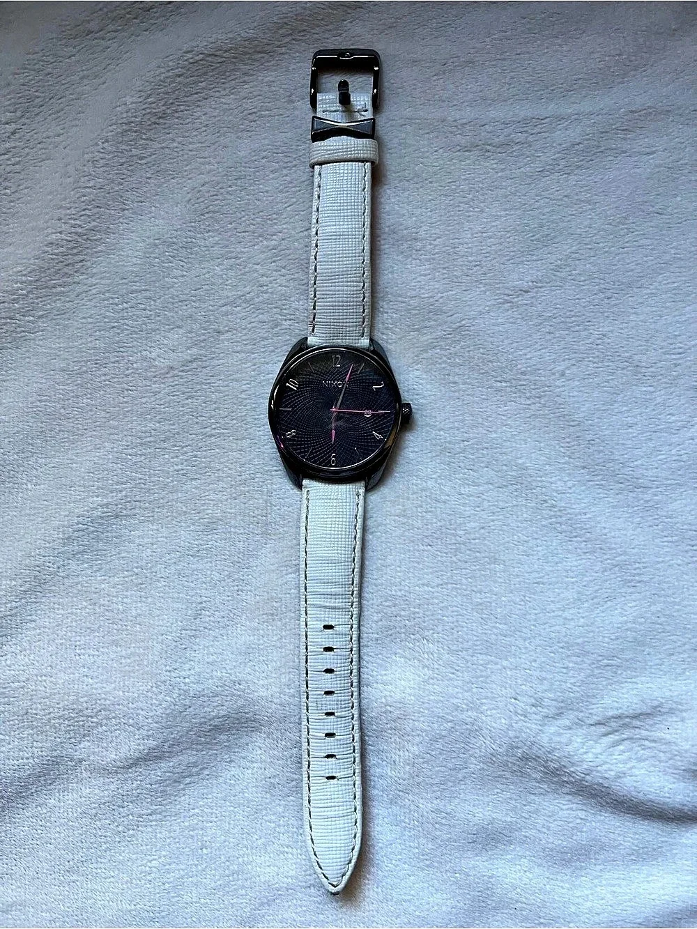 Nixon The Bullet Leather Watch in White & Black- Needs a new battery✨